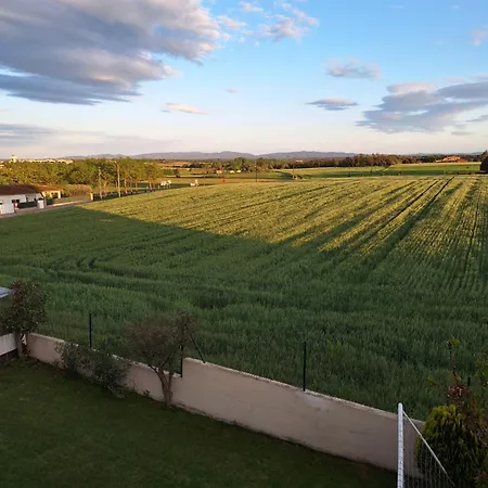 بيت للعطل Casa Fantastica En Zona Tranquila Un Todos Nuestra Casa Es Perfecta Tanto Familias Y Amigos Que Buscan Descanso, Ciclistas Que Desean Explorar La Zona Ciclistas Ofrecemos Un Espacio Seguro Guardar Bicicle