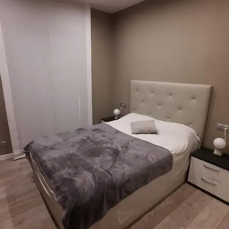 Casa Fantastica En Zona Tranquila Un Todos Nuestra Casa Es Perfecta Tanto Familias Y Amigos Que Buscan Descanso, Ciclistas Que Desean Explorar La Zona Ciclistas Ofrecemos Un Espacio Seguro Guardar Bicicle * خيرونا